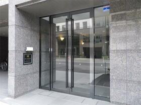 16/17 エントランス