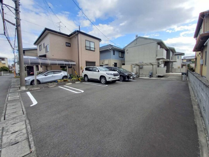 18/18 駐車場