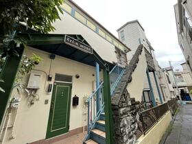 16/16 エントランス