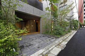 16/16 エントランス