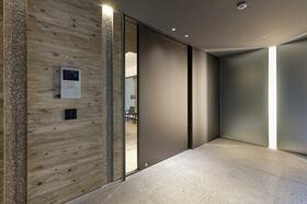 14/16 エントランス