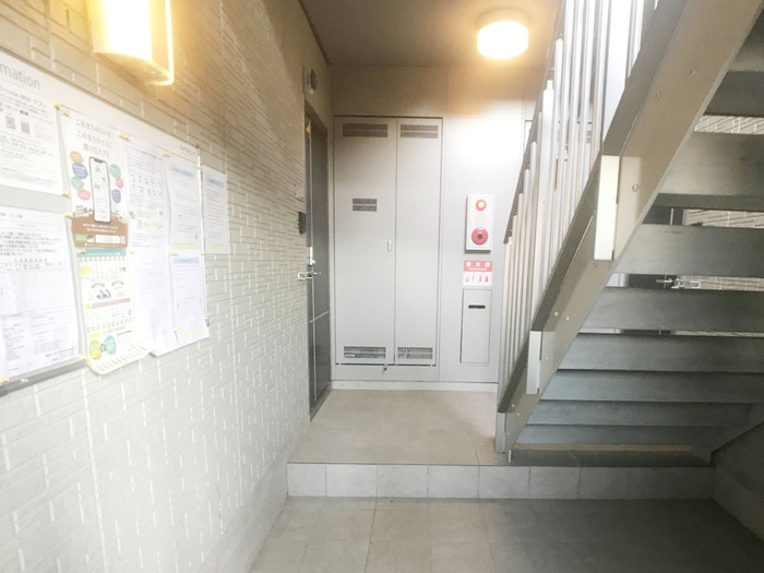 17/19 エントランス