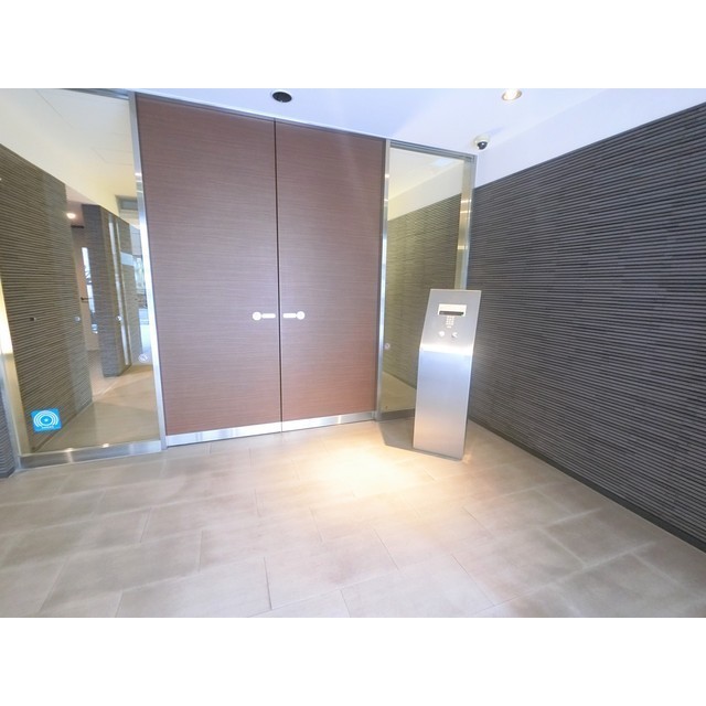 5/5 エントランス