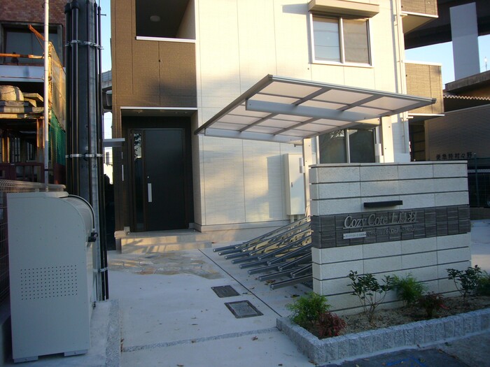 18/20 エントランス