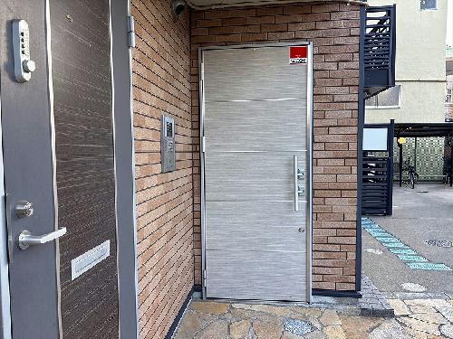 13/13 エントランス