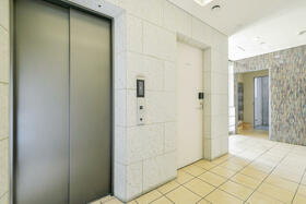 16/16 エントランス