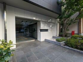 16/16 エントランス