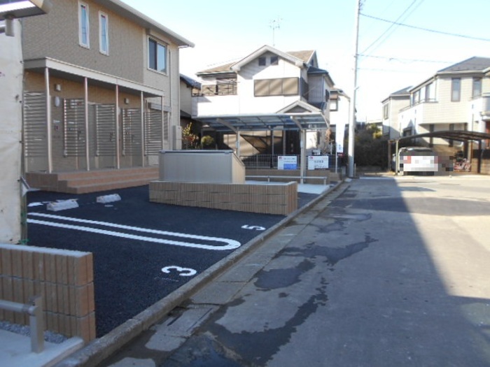 2/3 駐車場