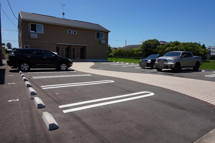 16/17 駐車場