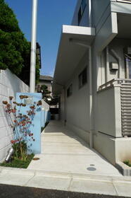 16/16 エントランス