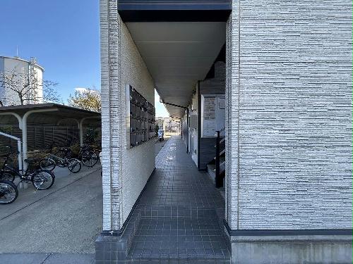 2/4 エントランス