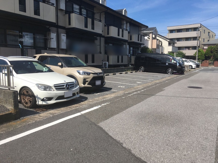 15/15 駐車場