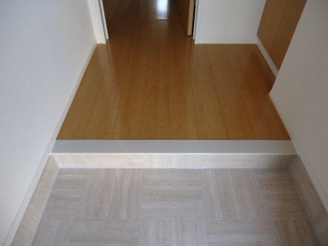 22/27 エントランス