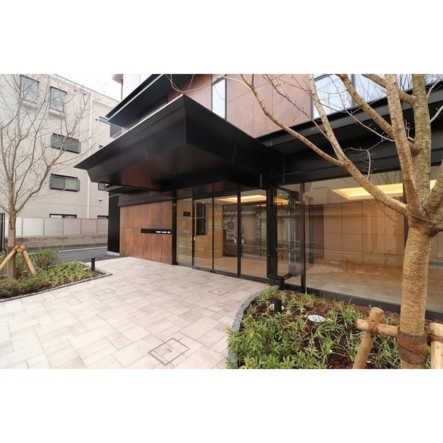 21/27 エントランス