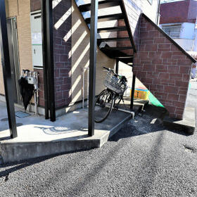 16/16 エントランス