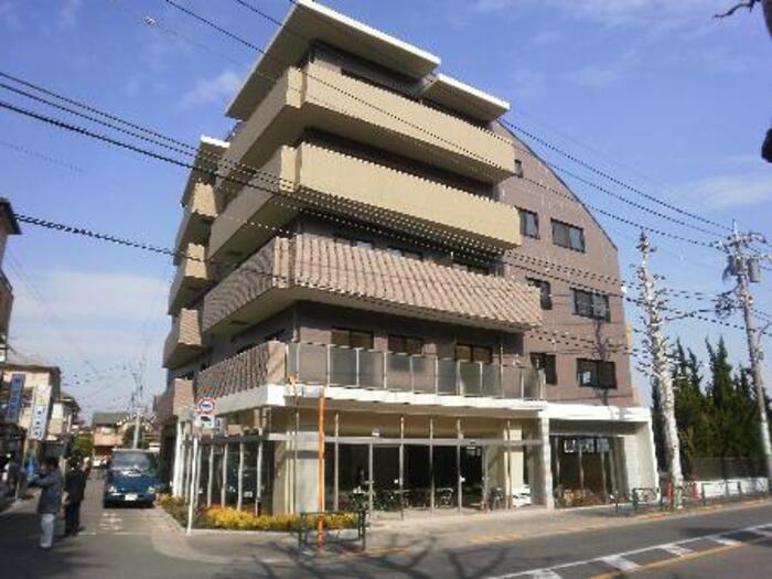 プレミールコートの外観