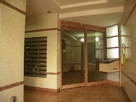 16/16 エントランス