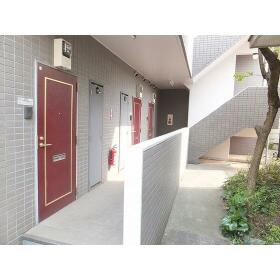 18/24 エントランス