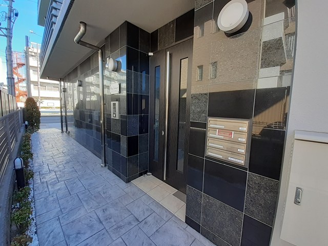 14/20 エントランス