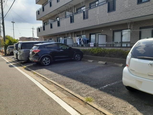13/21 駐車場