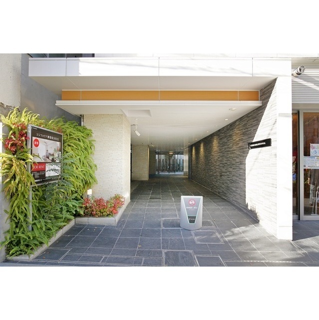 14/15 エントランス