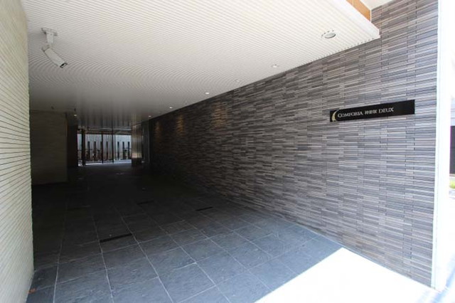 15/15 エントランス