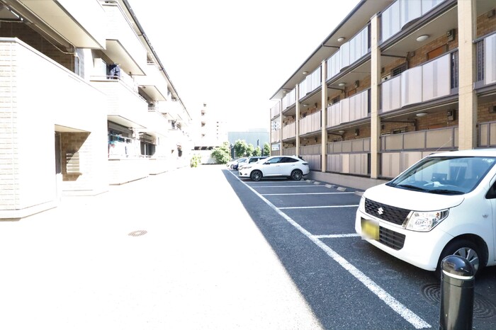 18/22 駐車場