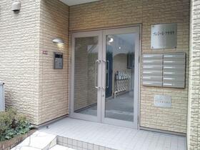 16/16 エントランス