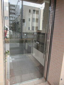 3/7 エントランス