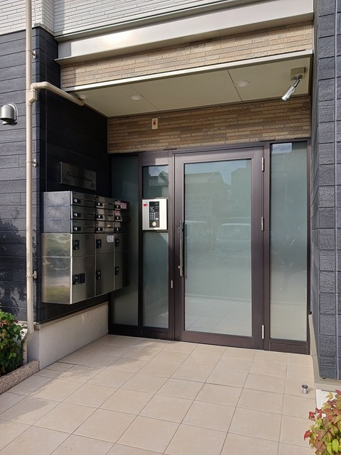 14/20 エントランス