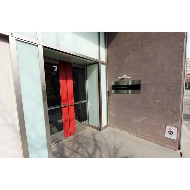 21/23 エントランス