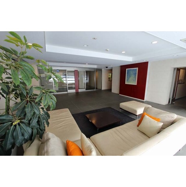 22/23 エントランス