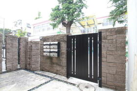 16/20 エントランス