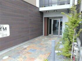 16/16 エントランス