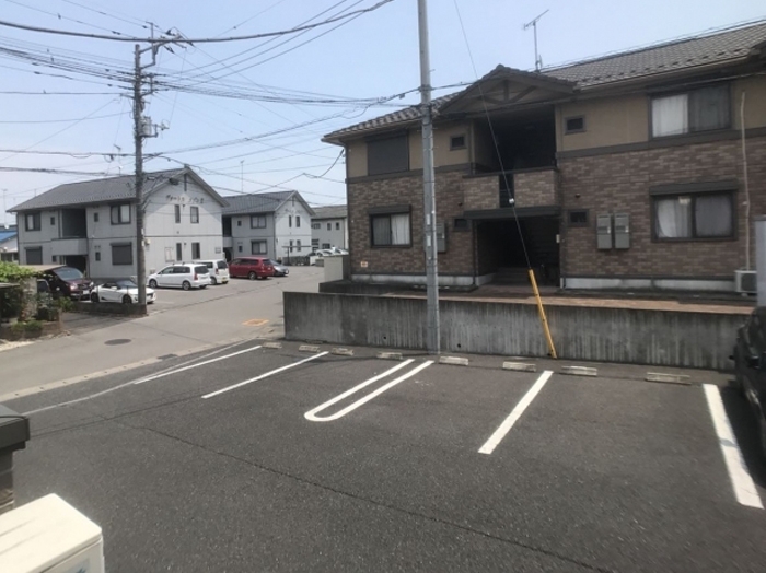 19/28 駐車場