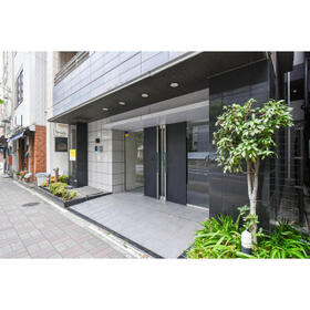 13/13 エントランス