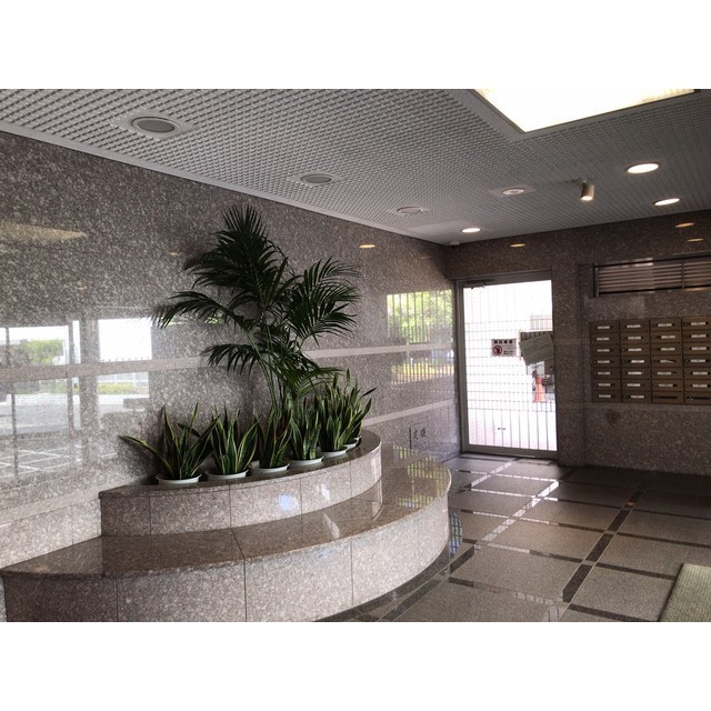 16/16 エントランス