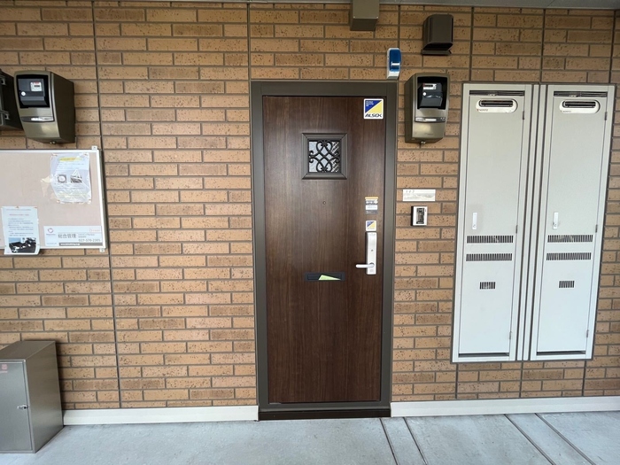 17/23 エントランス