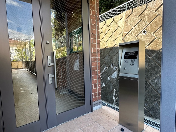 15/15 エントランス