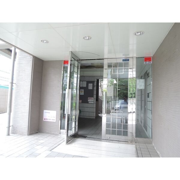 14/14 エントランス