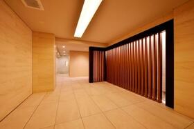 2/2 エントランス