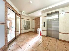 16/16 エントランス