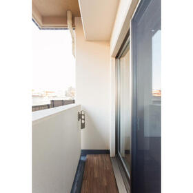 16/16 エントランス