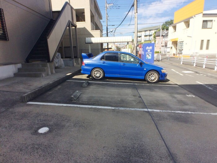15/15 駐車場