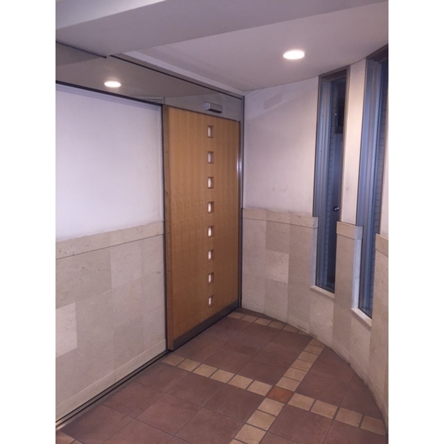 14/25 エントランス