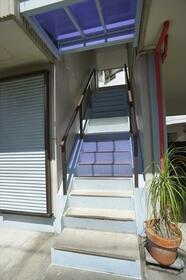 16/23 エントランス