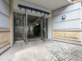 2/2 エントランス