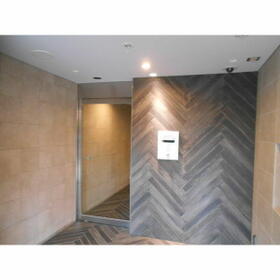 2/2 エントランス