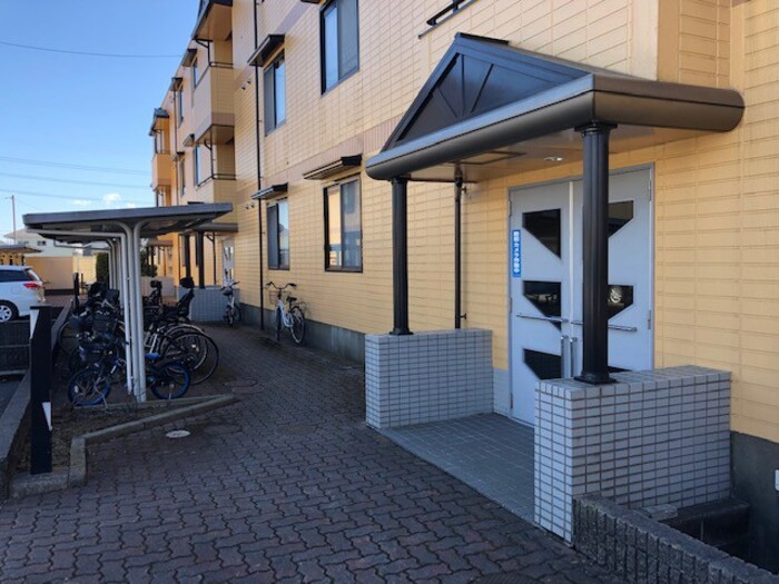 18/20 エントランス