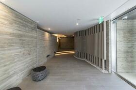 16/16 エントランス